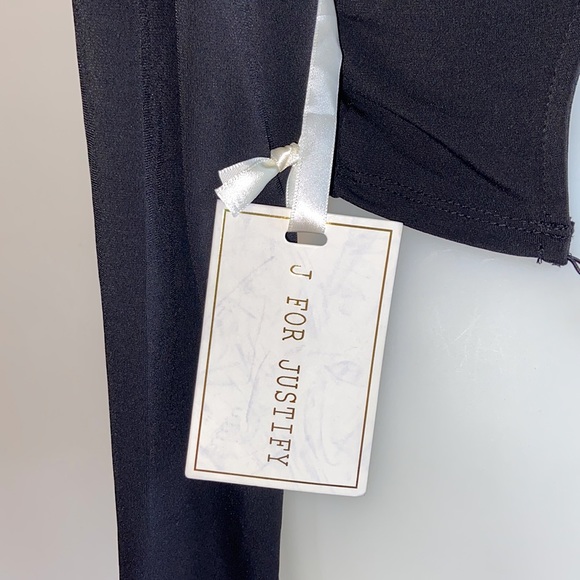 NWT * Gold Chain Detailed Open Back Long Sleeve Cropped Dress Shirt - Picture 5 of 6